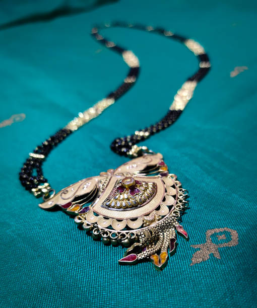 istock Indian traditional gold necklace. 1180598677