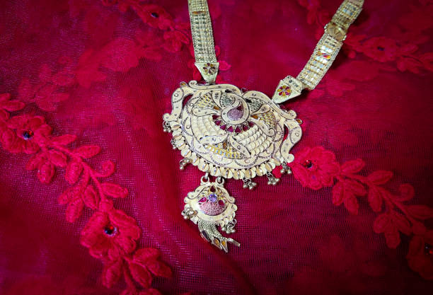 istock Indian traditional gold necklace. 1180598709