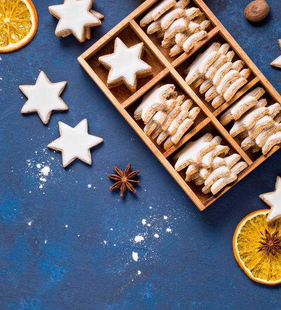 伝統的なシナモンスタークッキー - anise cinnamon star nutmeg ストックフォトと画像