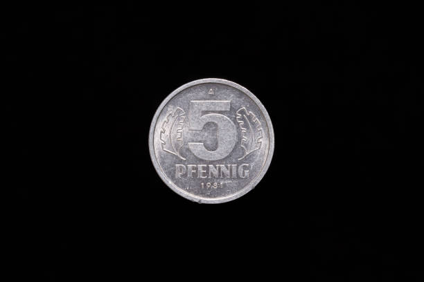 istock Old German 5 Pfennig coin from 1981, reverse 1180633717