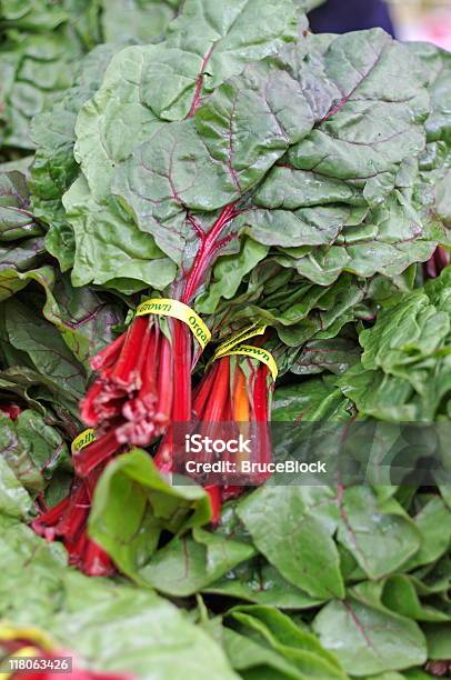 Schweizer Mangold Stockfoto und mehr Bilder von Bauernmarkt - Bauernmarkt, Blatt - Pflanzenbestandteile, Blattgemüse