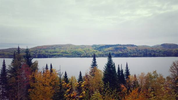 Saint-Maurice River in autumn (photo3)