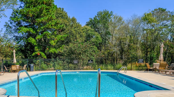 istock Neighborhood Pool in Early Autumn 1180768364