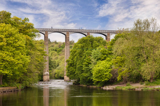 acquedotto di pontcysyllte, llangollen, galles, regno unito - dee river river denbighshire wales foto e immagini stock