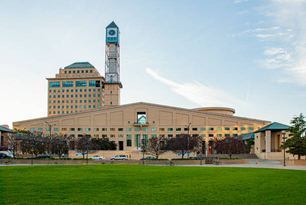 ayuntamiento de mississauga, ontario, canadá - mississauga fotografías e imágenes de stock