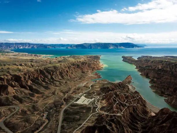 lijiaxia reservoir in Kanbula national forest park, entitled "small Gulin in Qinghai", is the most famous scenery in Jianzha county, Huangnan Tibetan Autonomous Prefecture in Qinghai Province, China.