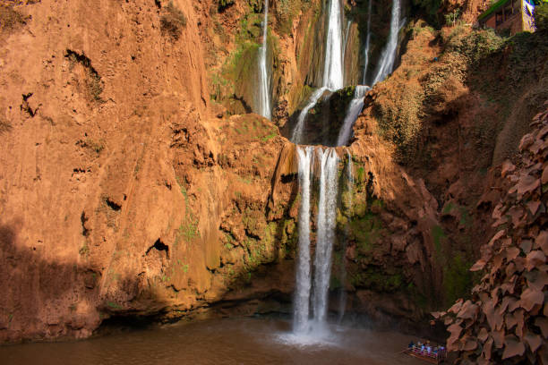 ouzoud falls ( cascades d'ouzoud ) in the grand atlas village of tanaghmeilt, in the azilal province in morocco, africa. morocco's highest waterfall - grand atlas imagens e fotografias de stock