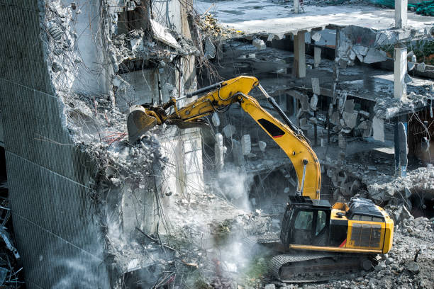 istock Demolition of an old building 1180833324