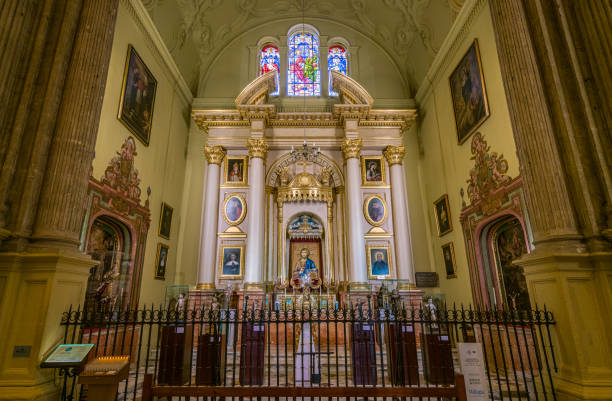 chapel in the cathedral of malaga (basilica de la encarnacion), andalusia, spain. - catedral de la encarnacion imagens e fotografias de stock