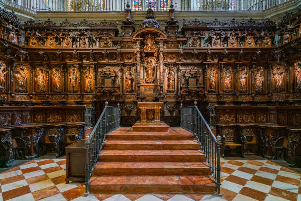 wooden choir in the cathedral of malaga (basilica de la encarnacion), andalusia, spain. - catedral de la encarnacion imagens e fotografias de stock