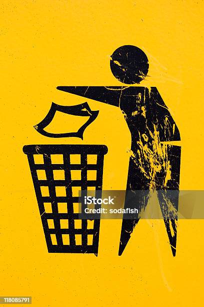 Caixote De Reciclagem - Fotografias de stock e mais imagens de Amarelo - Amarelo, Balde de Lixo, Antigo