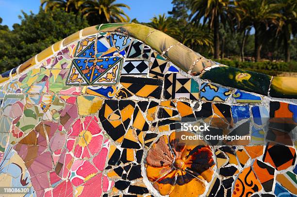 Parc Güell Barcelona - zdjęcia stockowe i więcej obrazów Antoni Gaudí - Antoni Gaudí, Barcelona - Hiszpania, Barwne tło