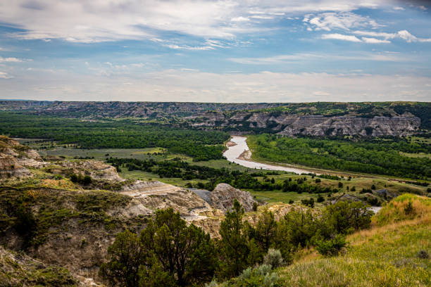 istock River Bend Overlook Theodore Roosevelt National Park 1180891026