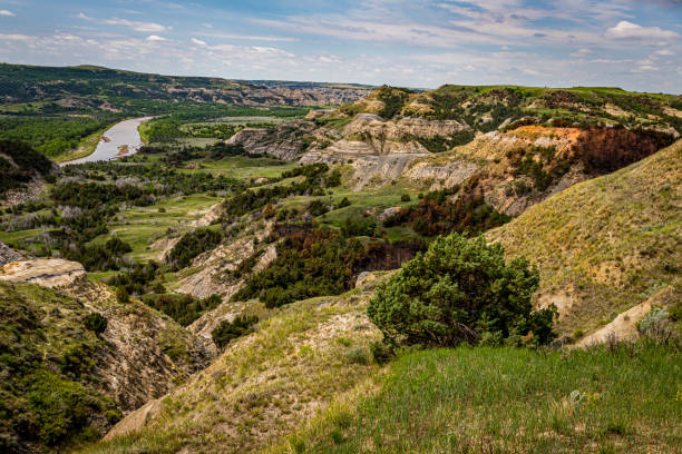 istock River Bend Overlook Theodore Roosevelt National Park 1180891937