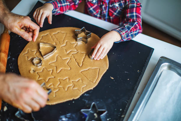 istock Christmas cookies 1180926377