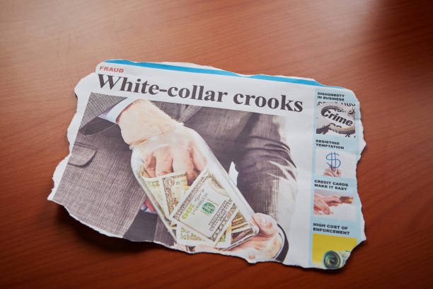 titolo "truffatori colletti bianchi" sotto la voce "frode" - embezzlement white collar crime stealing currency foto e immagini stock