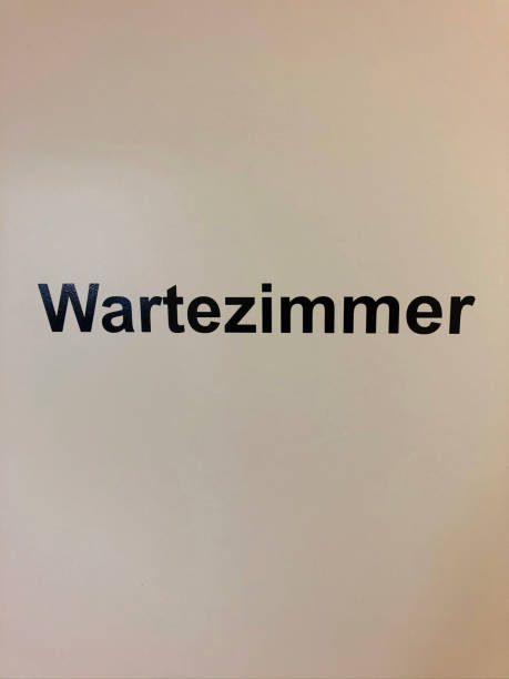 wartezimmer (waiting room in german language) - information symbol audio stock-fotos und bilder