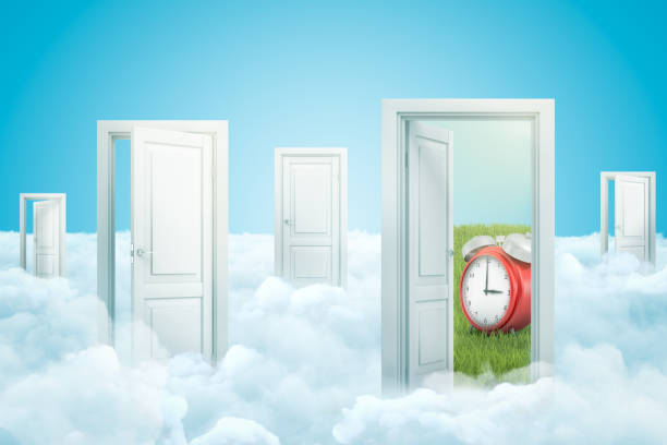 representación en 3d de cinco puertas de pie en nubes esponjosas, una puerta que conduce al césped verde con gran reloj despertador rojo en él. - opportunity door new cloud fotografías e imágenes de stock