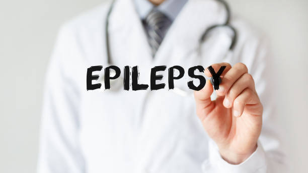 mot d'écriture de docteur épilepsie avec le marqueur, concept médical - epilepsy photos et images de collection