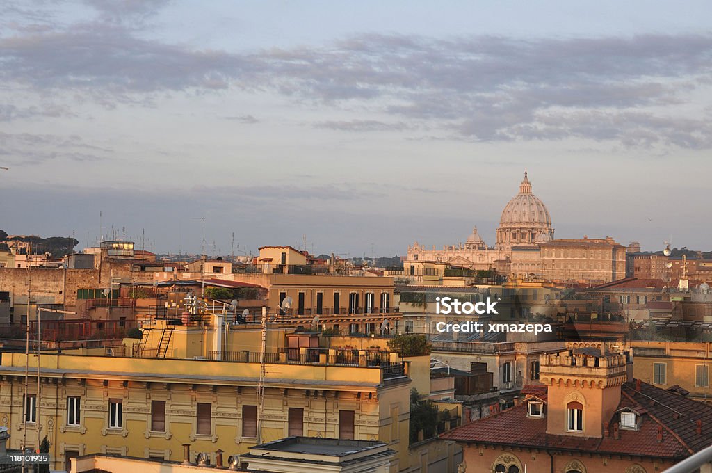 Mattina luce nella Basilica di San Pietro - Foto stock royalty-free di Ambientazione esterna