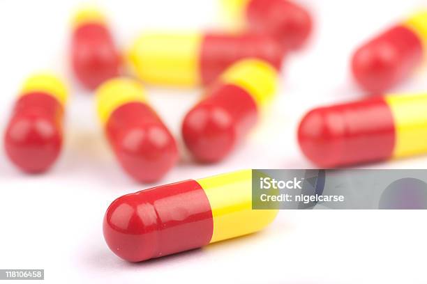 Vários Comprimido - Fotografias de stock e mais imagens de Amarelo - Amarelo, Antibiótico, Comprimido