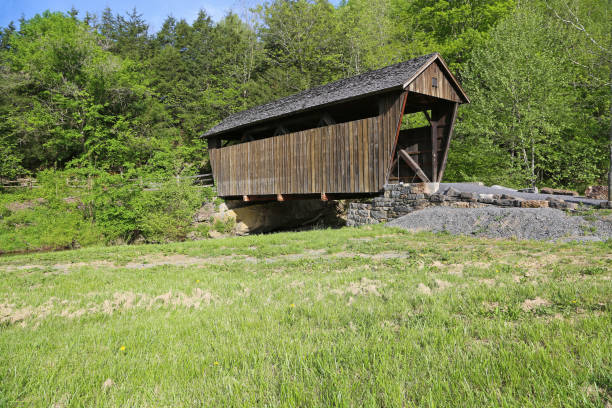 istock The meadow and covered bridge -  Indian Creek covered bridge 1181115730