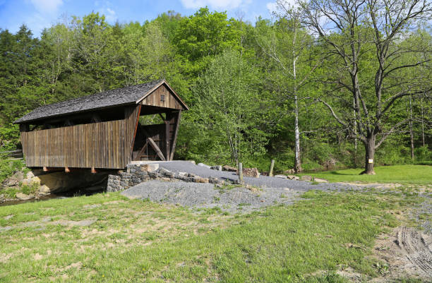 istock The road to Indian Creek covered bridge 1181115864