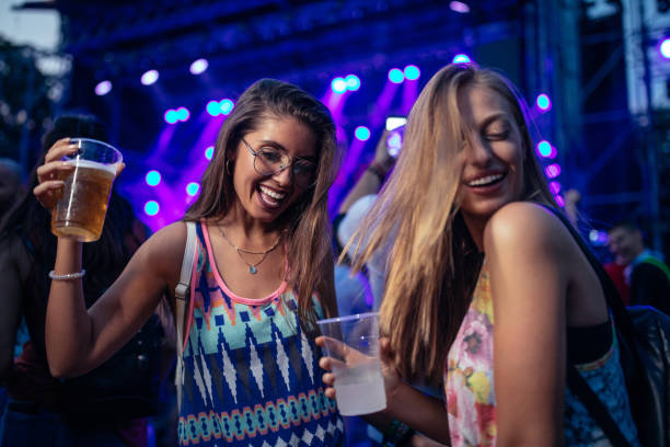 istock Enjoying the show 1181169452