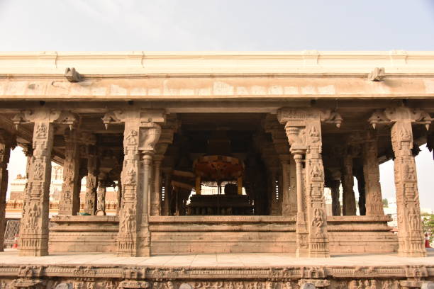 храм камакши амман, канчипурам, тамилнад, индия - tamil nadu tamil temple amman стоковые фото и изображения