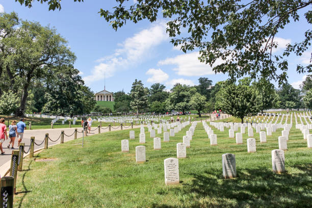 Arlington National Cemetery located in Arlington, Virginia Arlington, USA; June 26, 2017; Arlington National Cemetery, where numerous American veteran soldiers are buried, who fought in the different wars in which the United States has participated until today national cemetery stock pictures, royalty-free photos & images
