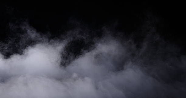 nebbia realistica di nuvole di fumo di ghiaccio secco - ghiaccio secco immagine foto e immagini stock
