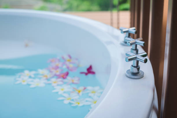 istock Hot Tub bathtub 1181219551