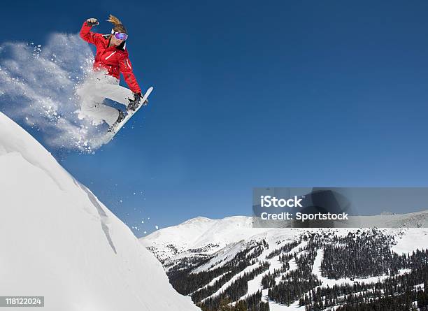 Weibliche Die Extreme Snowboard Jump Stockfoto und mehr Bilder von Snowboardfahren - Snowboardfahren, Extremsport, Frauen