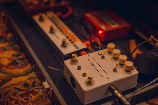 왜곡 기타 페달 효과 - guitar photographic effects guitar pedal amplifier 뉴스 사진 이미지