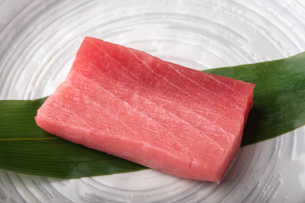 japanese raw tuna sashimi block - tuna chunks imagens e fotografias de stock