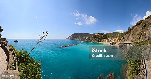 Sea Village Panorama Cinque Terre Italien Stockfoto und mehr Bilder von Anhöhe - Anhöhe, Baum, Berg