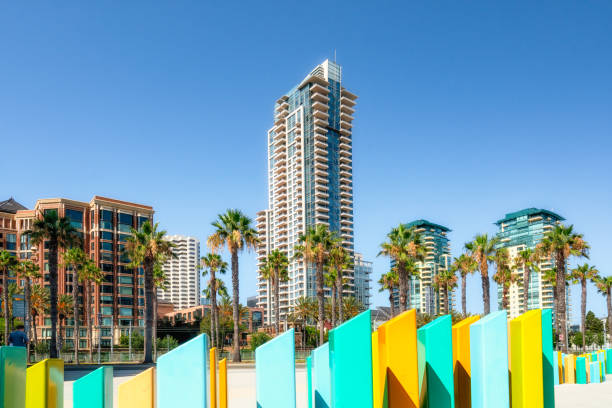 arquitectura moderna de san diego, altos edificios residenciales modernos en el centro de la ciudad - day san diego california harbor downtown district fotografías e imágenes de stock