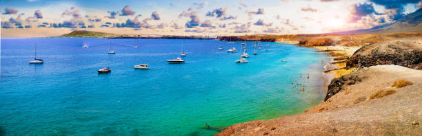 spanish beaches and coastline"n - lanzarote bay canary islands beach imagens e fotografias de stock