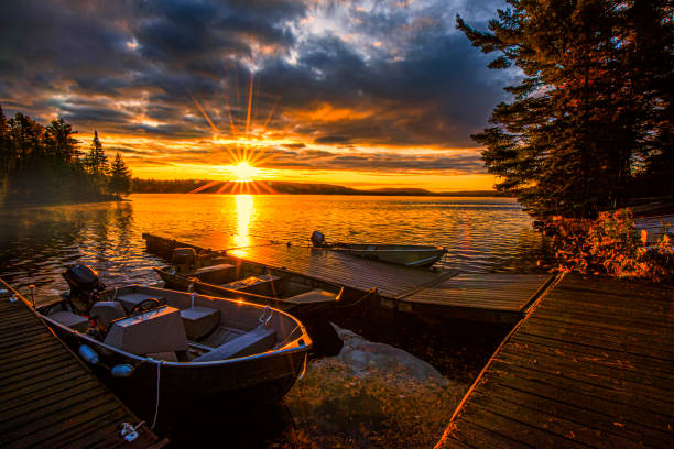 istock Sunrise at Smoke Lake 1181335255