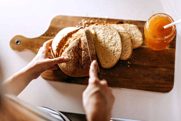 bread and jam - pão fresco imagens e fotografias de stock