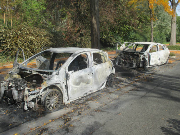 istock Cars torched  Vandalism 1181343284