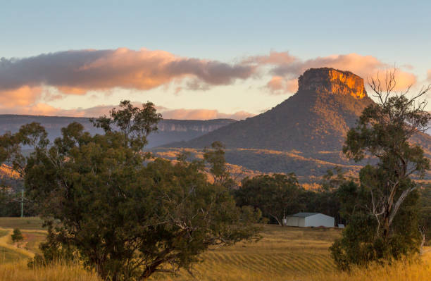 istock Scenic views to Pantoneys Crown in the Capertee Valley 1181346734