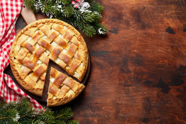 weihnachts-weihnachts-grußkarte mit apfelkuchen - pie apple apple pie dessert stock-fotos und bilder