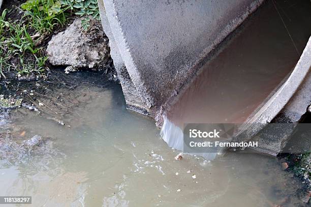 Foto de Tubo De Esgoto e mais fotos de stock de Anti-higiênico - Anti-higiênico, Cano, Concreto