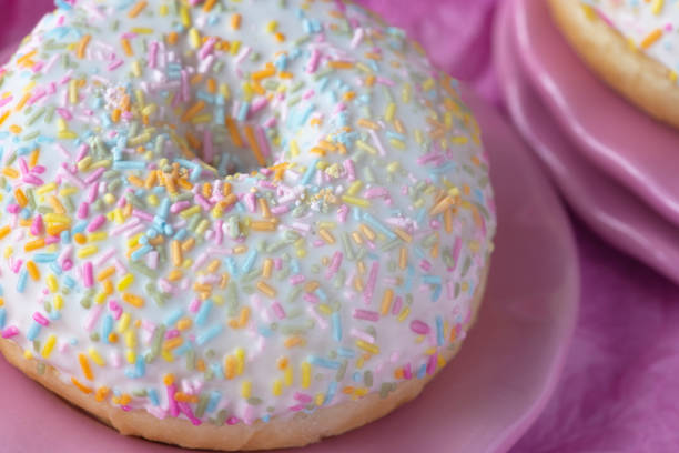 istock over head  image of a single donut 1181407327