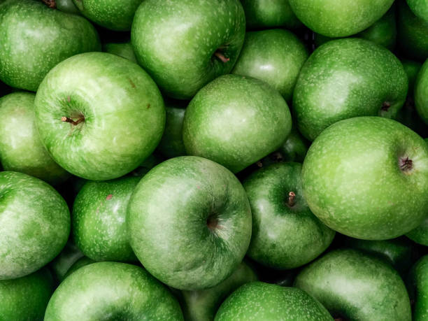 green apples. healty eating. diet. background. copy space. - healty imagens e fotografias de stock