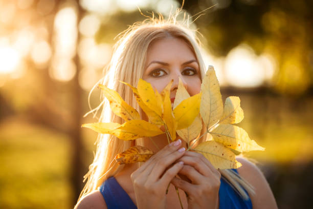 istock She likes autumn colors 1181423587