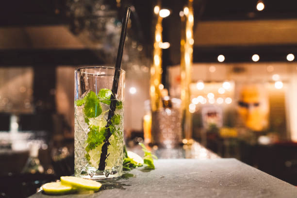 Mint lime gin and tonic coctail