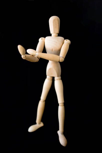 figurine de pose d'art - wood mannequin men standing photos et images de collection