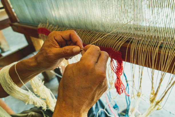 tapete do weaven de lãs em teotitlan del valle, oaxaca - art tribal art traditional culture multi colored - fotografias e filmes do acervo